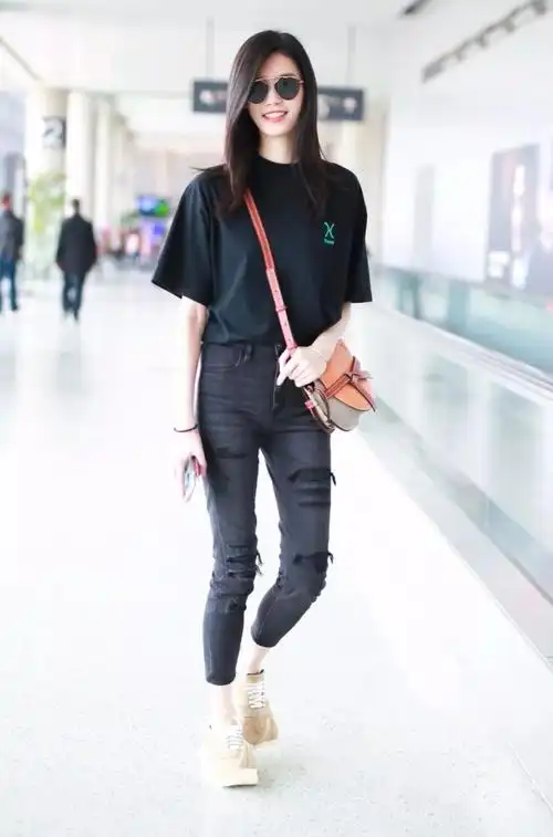 明星| 娜扎3套私服不同风格任你挑 唐嫣同色穿搭好高级