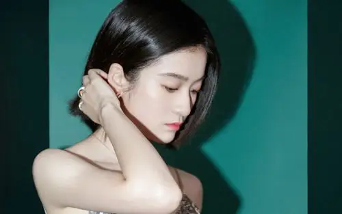 张雪迎性感吊带裙写真桌面壁纸