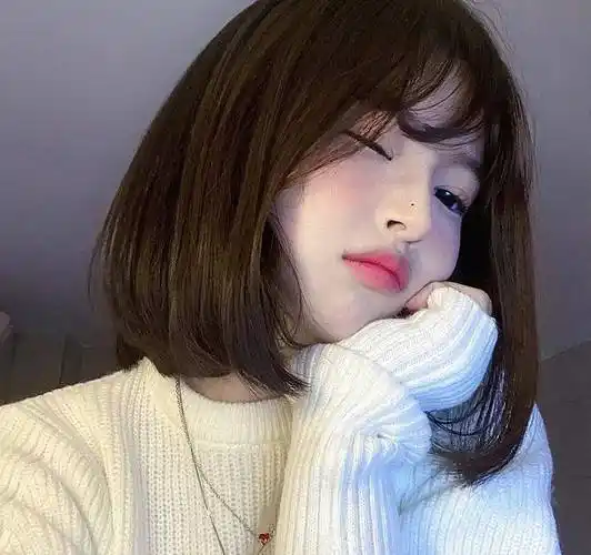 学生头发型,才是女生最美最好看的发型,减龄瘦脸显气质不过时_小时候