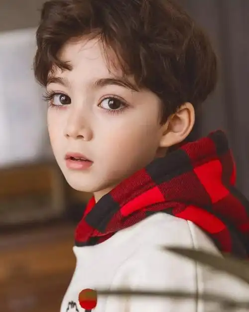 2013年出生,是加拿大和韩国的混血宝宝,这个小正太叫做cooper lunde