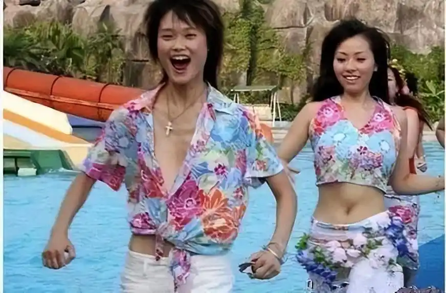 李宇春穿黑色透肉蕾丝既大胆又霸气突破尺度 以前是我看走眼了