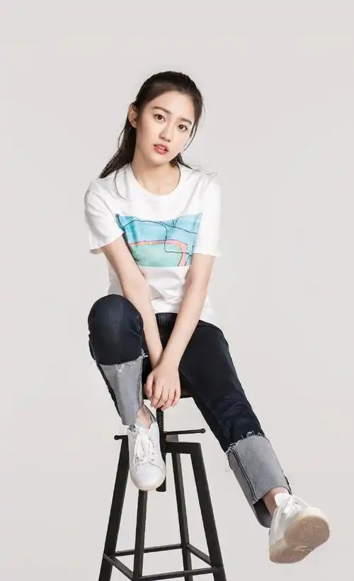 汤梦佳可爱甜美写真