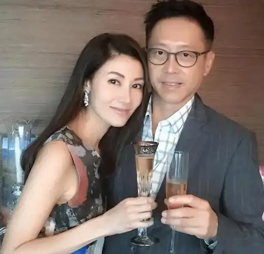 李嘉欣陪了刘銮雄10年,为何大刘离婚了也没有娶她
