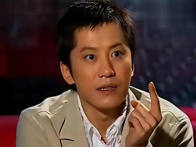 他8次上春晚后被捕入狱今54岁无人问津老搭档也断了联系