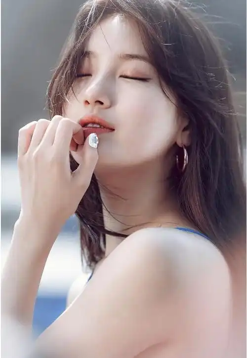 韩国裴秀智,写真集大放送,电影镜头下的她美出新高度!