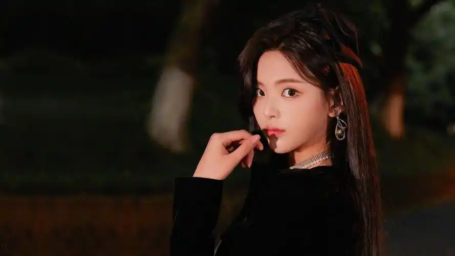 村民们都收藏了哪些杨超越1080p以上分辨率的电脑桌面或者手机壁纸?