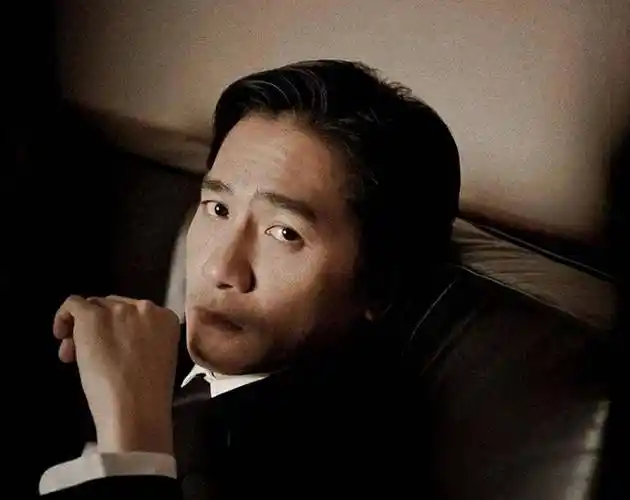 61岁梁朝伟"晚节不保"?久居日本的原因曝光,刘嘉玲发照力挺!