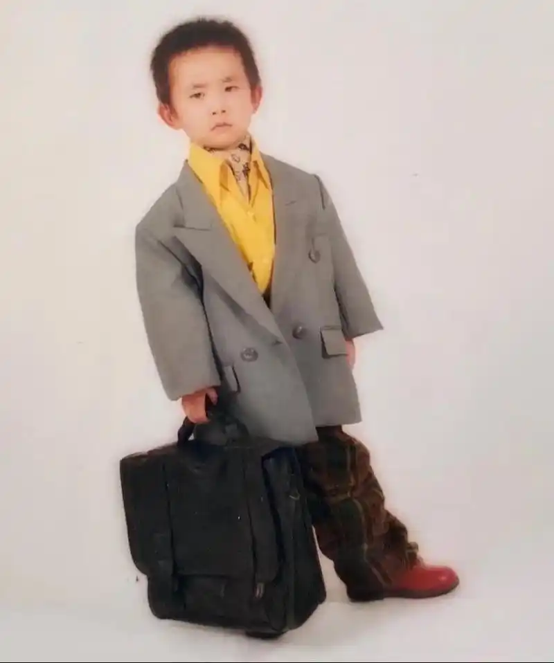 易烊千玺 #舞台玺 #一眼沦陷 玺子哥唱的谁不迷糊0505 - 抖音