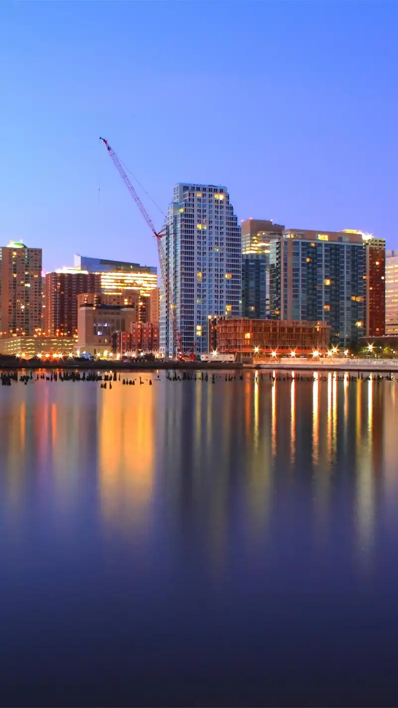 蓝色炫美城市夜景图片手机壁纸