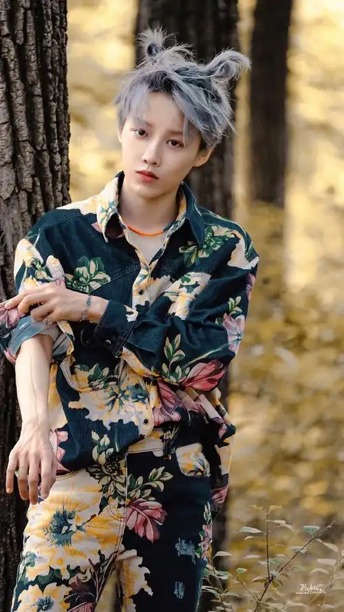 刘雨昕时尚健康21周年号封面