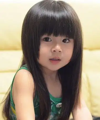 脸大的小学生适合什么发型 适合脸大女学生的发型