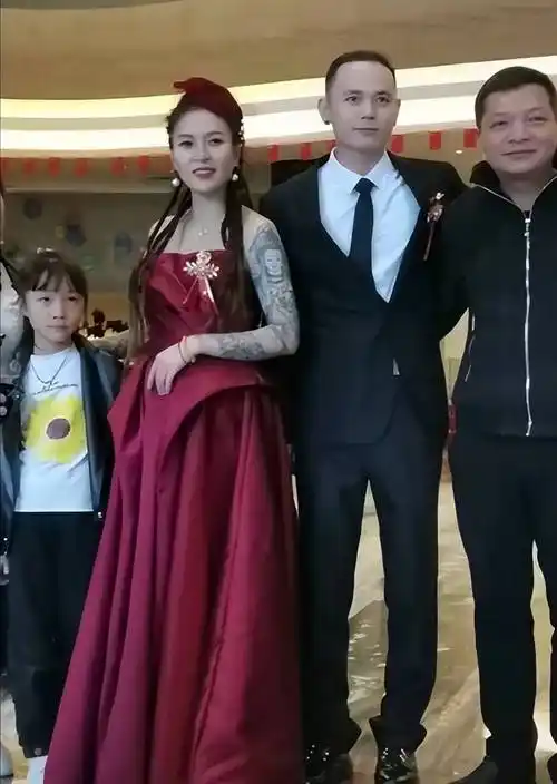 原创好声音毕夏张恒远低调结婚两人都是汪峰的学员婚礼照曝光