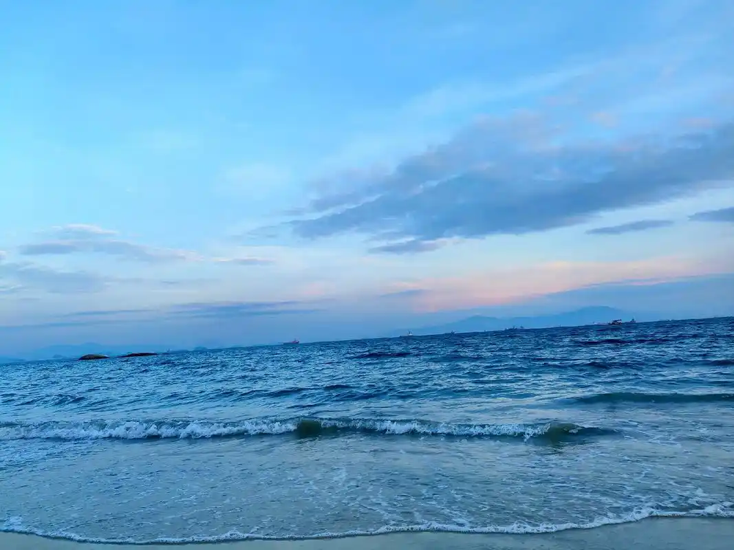 阳光沙滩海浪 愿星光不问赶路人岁月不负有心人 73 - 抖音