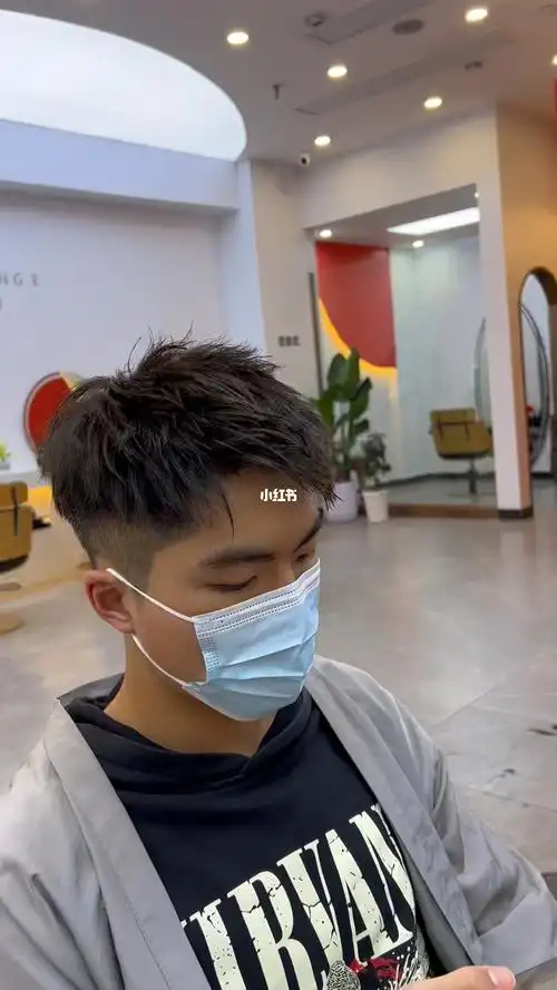 男士短发 头发长度4-5cm不知道怎么弄好看?