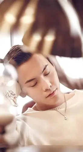 偶像男神陈伟霆,酷帅而又不失呆萌,反转魅力真是太让人着迷了!