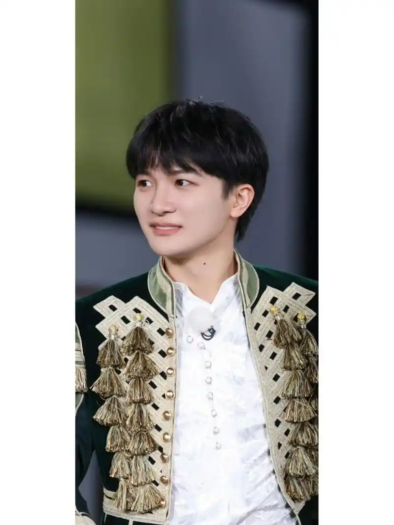 周深壁纸315661156691566男高音歌唱家周星星 #卡布叻