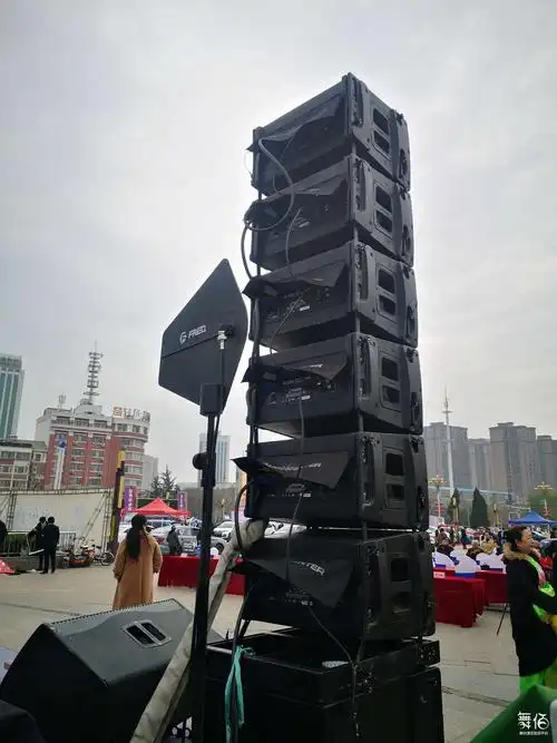 线阵音响出租-舞台灯光设备租赁_舞美音响背景租赁_舞台搭建led灯租赁