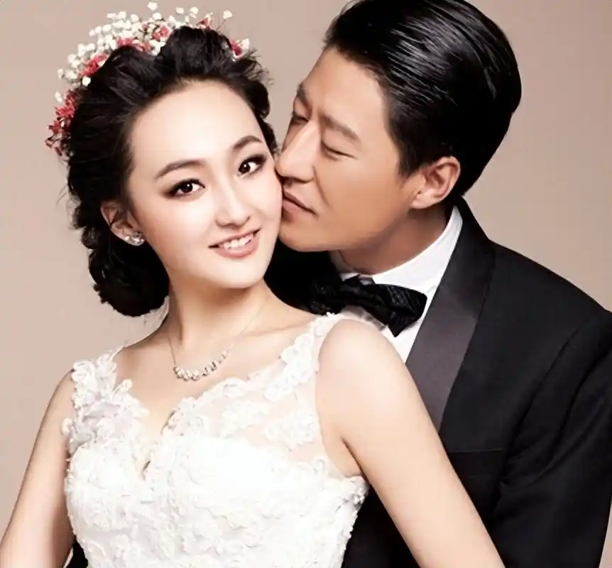 于震是出名的家暴男?对前妻"家暴",为何却与二婚妻子幸福美满