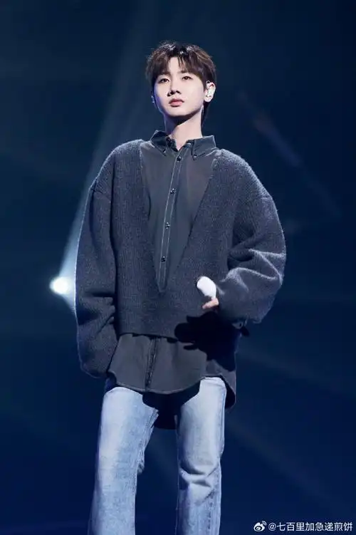 汪苏泷演唱会海报是连续剧吧##汪苏泷2024十万伏特巡回演唱会