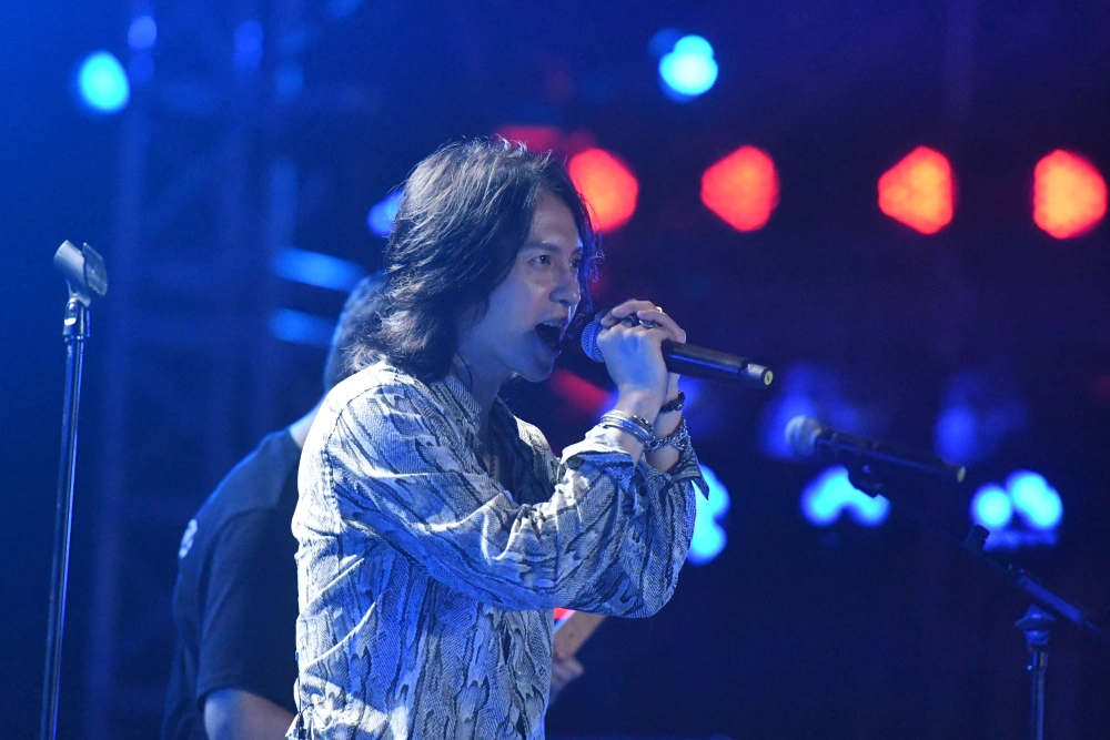 黑豹乐队,成立于1987年,目前乐队成员包括主唱张淇,吉他手李彤,鼓手