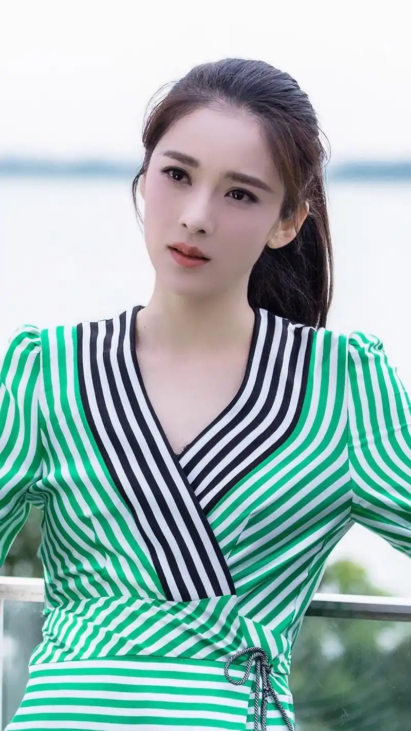 精美图集|内地小花赵樱子