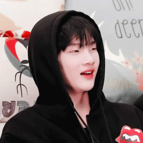 刘也翟潇闻情头