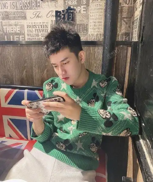 yy最帅男偶像阿哲素颜照片被曝光粉丝直言完全认不出