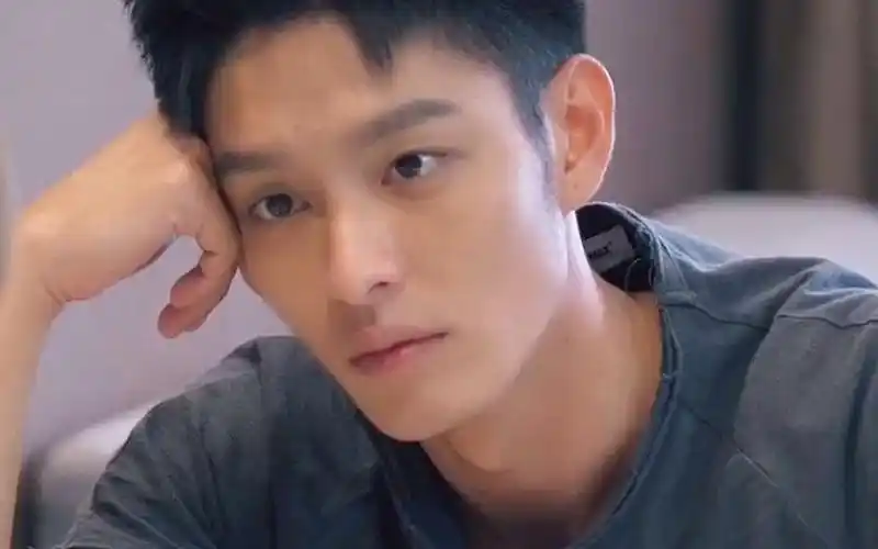 【他在逆光中告白】原来念初爱他比爱厉腾更深