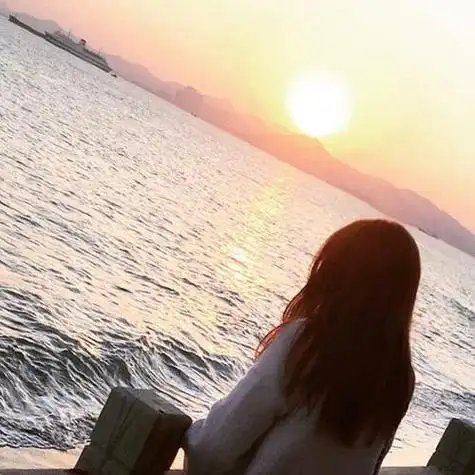 美女头像个性背影图片