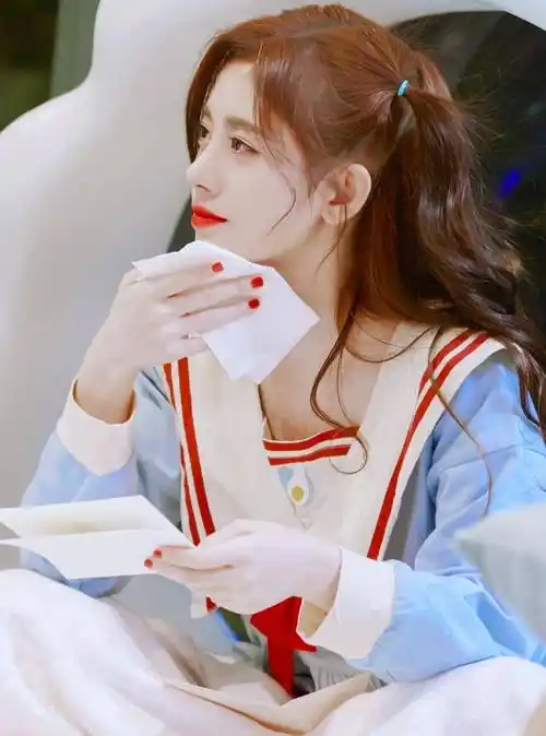 原创鞠婧祎又装合群范丞丞这种人最讨厌杨迪小鞠就是这种人