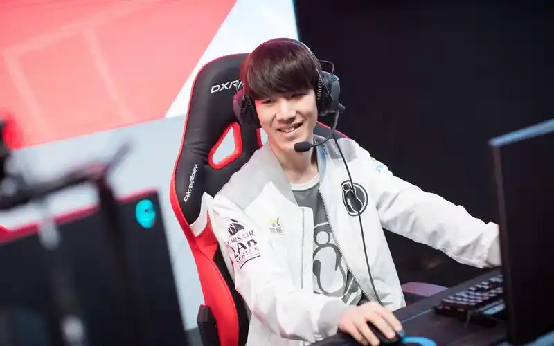 【theshy】出道两周年纪念视频(陪你度过漫长岁月)个