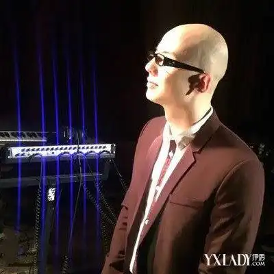 大家对这位光头歌手一定还有印象吧,曾经他就会通过《中国好声音》