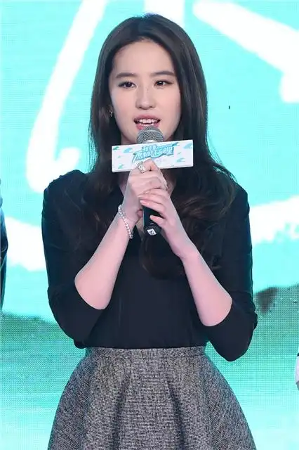 《致青春2》演完美学霸 吴亦凡刘亦菲透露心声