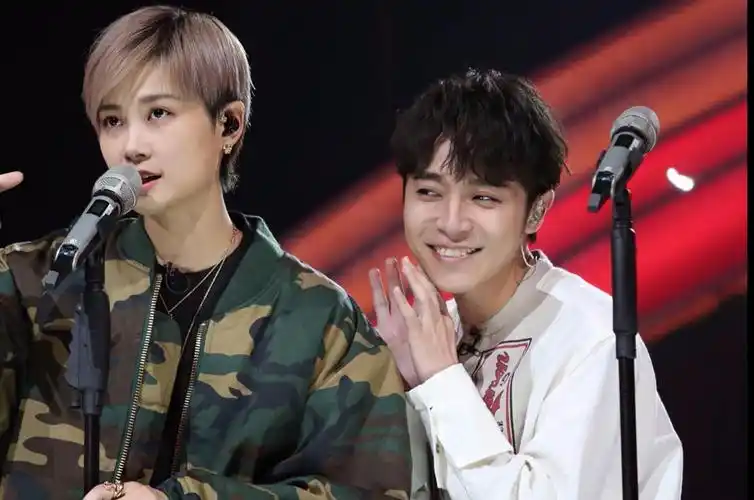 神仙合作!李宇春吴青峰合体青春组合,新曲《作为怪物》a爆了!