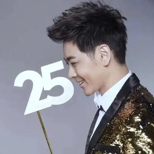 林志颖的初恋女友都变成大妈了,他怎么还是25岁?