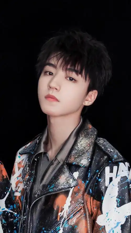 王俊凯帅气俊朗写真手机壁纸-明星-手机壁纸下载-美桌网