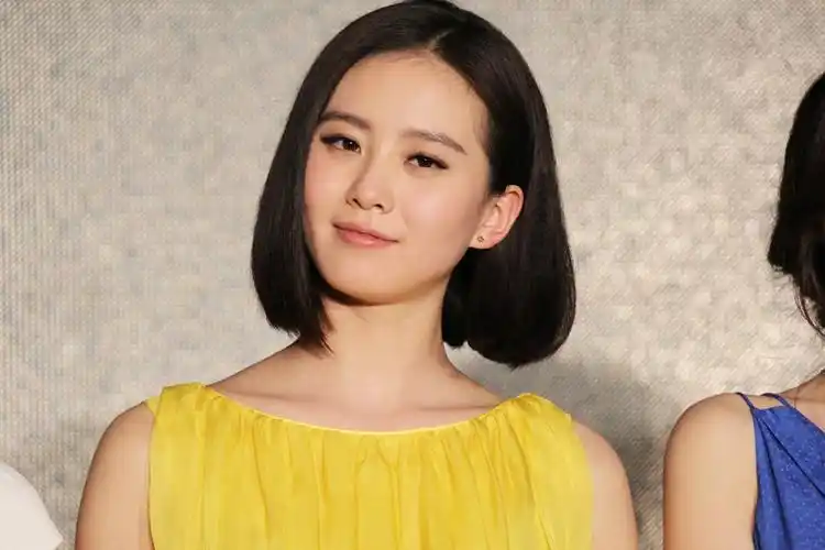 刘诗诗秋季剪了短发,很迷人,头发越"短"越时髦?