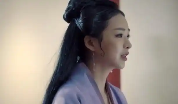 庄若离和余晚歌均出自同一部电视剧《落难皇妃》,而且,庄若离和余晚歌