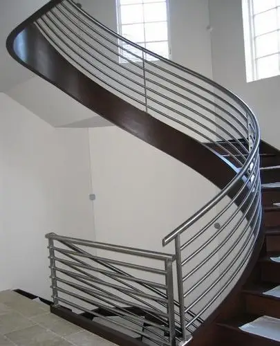 现代时尚不锈钢楼梯装修效果图