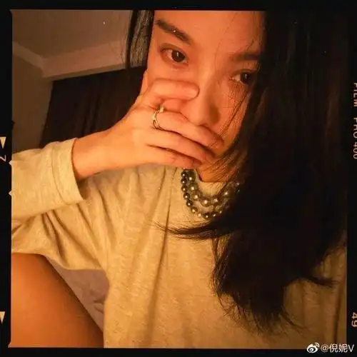 倪妮连放30张自拍,是珍珠大户没错了!