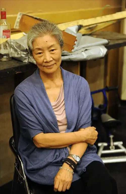 吴桂苓病逝7年了,遗孀吕中的坚持令人泪目_表演_角色_舞台