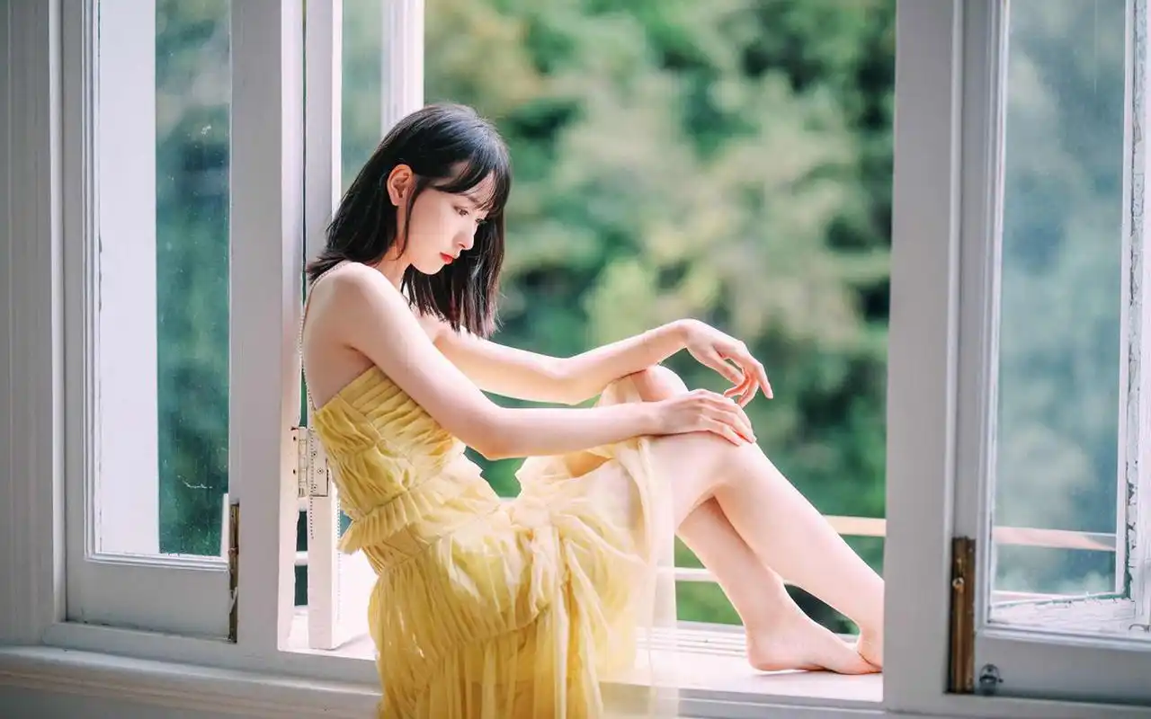 性感美女白嫩养眼图片电脑壁纸