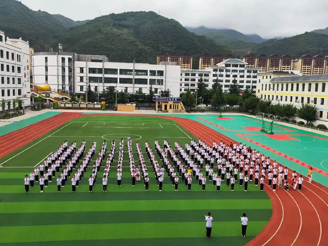 没有永远的相聚,也没有永远的分离,时光不老,青春依旧,人生有几个六年
