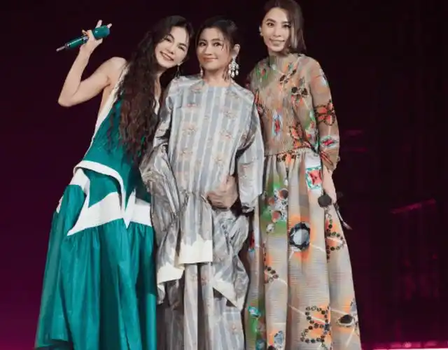 原创田馥甄过41岁生日she组合任家萱陈嘉桦为其庆生樱花漫步