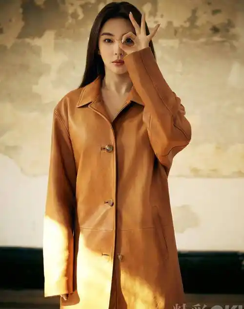 张雨绮登上《ok精彩》封面,穿时尚吊带,穿时尚外套,好时尚_廓形_穿着