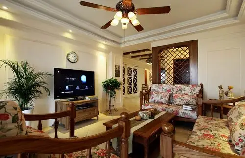 120平三居之家客厅设计图