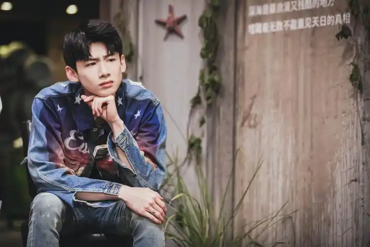 白敬亭 cr:中四叽 - 堆糖,美图壁纸兴趣社区