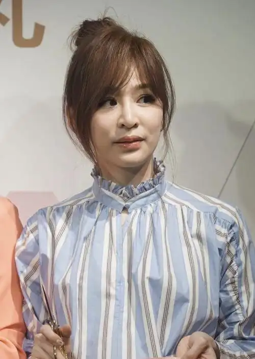 67王心凌近照比妈妈老还撞脸大张伟颜值flop的太揪心