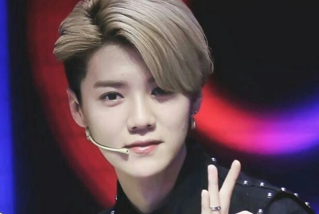 鹿晗的这组发型!帅出了新高度,卖萌的样子我服!