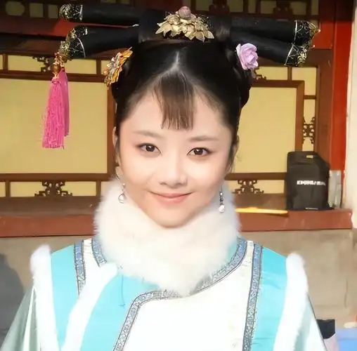 谭松韵:娱乐圈中的实力派,稳健发展赢得观众心 谭松韵,一个名字在娱乐